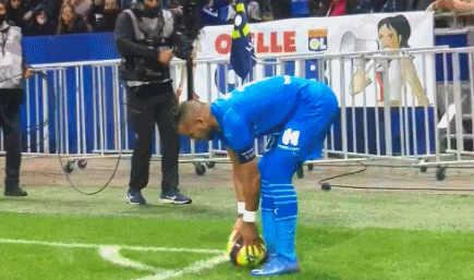 梅西：离开巴萨并非如我所愿，但我对巴萨的深情永恒不灭