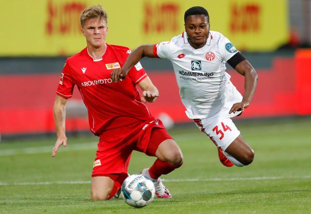 勇士年轻球员闪耀赛场