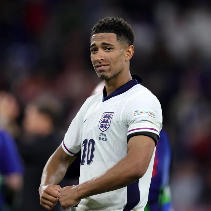 强强较量，巴黎vs拜仁是欧冠联赛阶段首次前两名球队直接交手（欧冠赛场首度上演榜首双雄正面对决：巴黎大战拜仁）