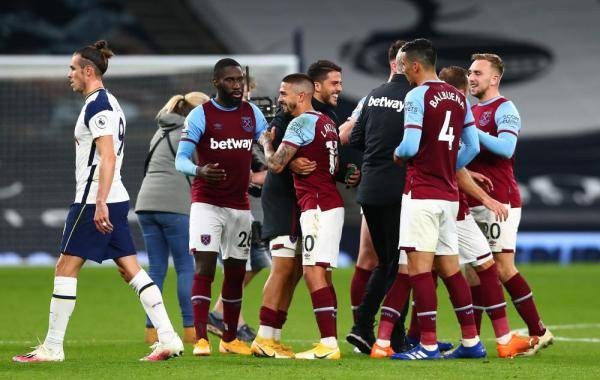 邮报：曼联计划在转会市场全力支持阿莫林 内部认为逐渐走上正路（《邮报》：曼联拟在引援方面全力支持阿莫林，队内评估球队已渐入正轨）