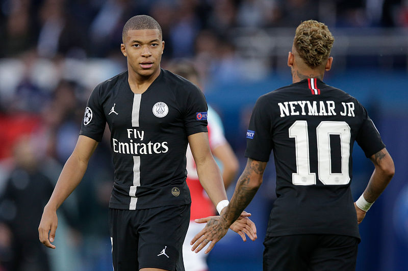 米兰总监：米兰德比的胜利有利建队，魔笛是老将但场上最有活力（米兰高层：同城德比告捷利于建队，魔笛虽为老将仍是场上最有活力）