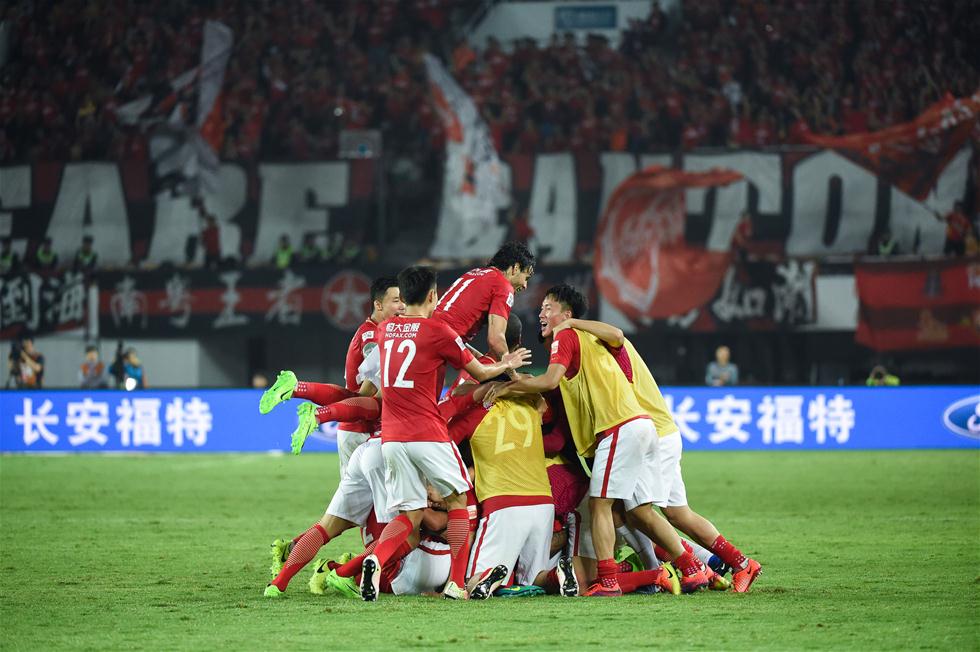 狼队防线改善主场迎战曼联，英超对决比分或1-1、2-2（防线回暖的狼队主场迎曼联，英超大战或以1-1或2-2收场）