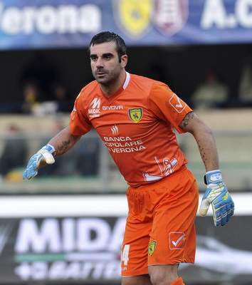 斯洛特谈萨拉赫替补：我们今天需要的肯定不止11名球员（斯洛特回应萨拉赫打替补：这场比赛靠的不止11个人）