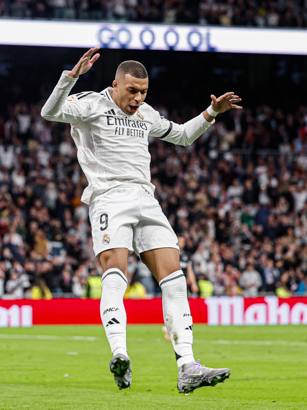 值得敬佩，凯拉特十名球迷远征近5000公里，在丹麦为球队助威