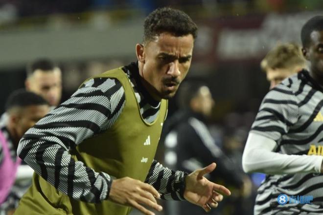 欧冠半场：齐玛乌龙，库杜斯造险，热刺1-0布拉格斯拉维亚